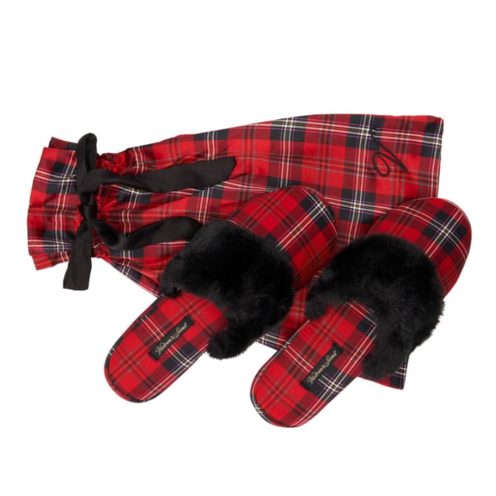 VICTORIA'S SECRET Signature Plaid Satin & Faux Fur Closed Toe Slippers S…